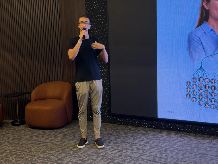 Fabrício, da Axis, em palestra sobre captação de pacientes para médicos
